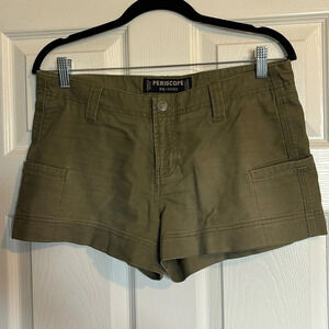Periscope women’s olive green 2.5” inseam shorts size 9